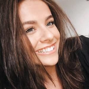 Meet your Posher, Avery